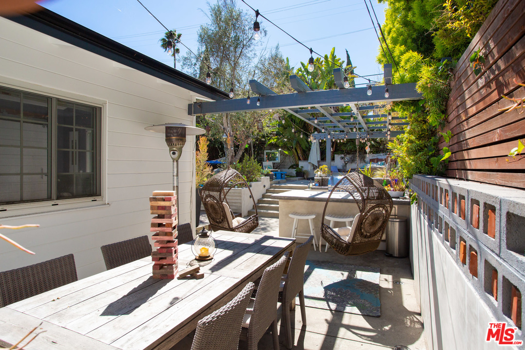 7319 Earldom Avenue Playa del Rey, CA 90293 - Photo 10 of 37 Gallery Image 10