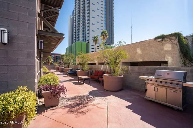 $2,350 | 215 East McKinley Street, Unit 406, Phoenix, AZ 85004