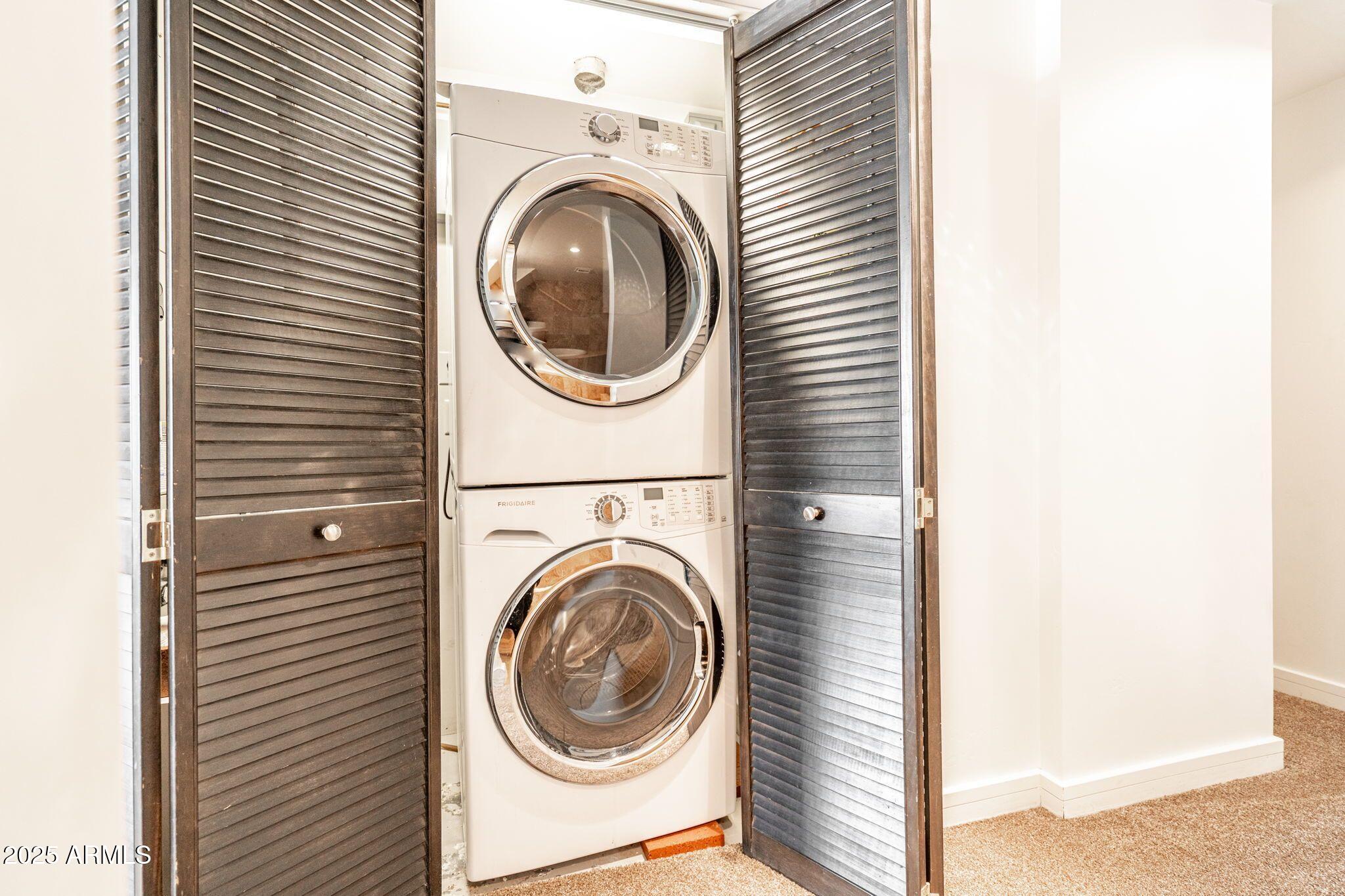 215 East McKinley Street, Unit 406 Phoenix, AZ 85004 - Photo 14 of 16 Washer & Dryer