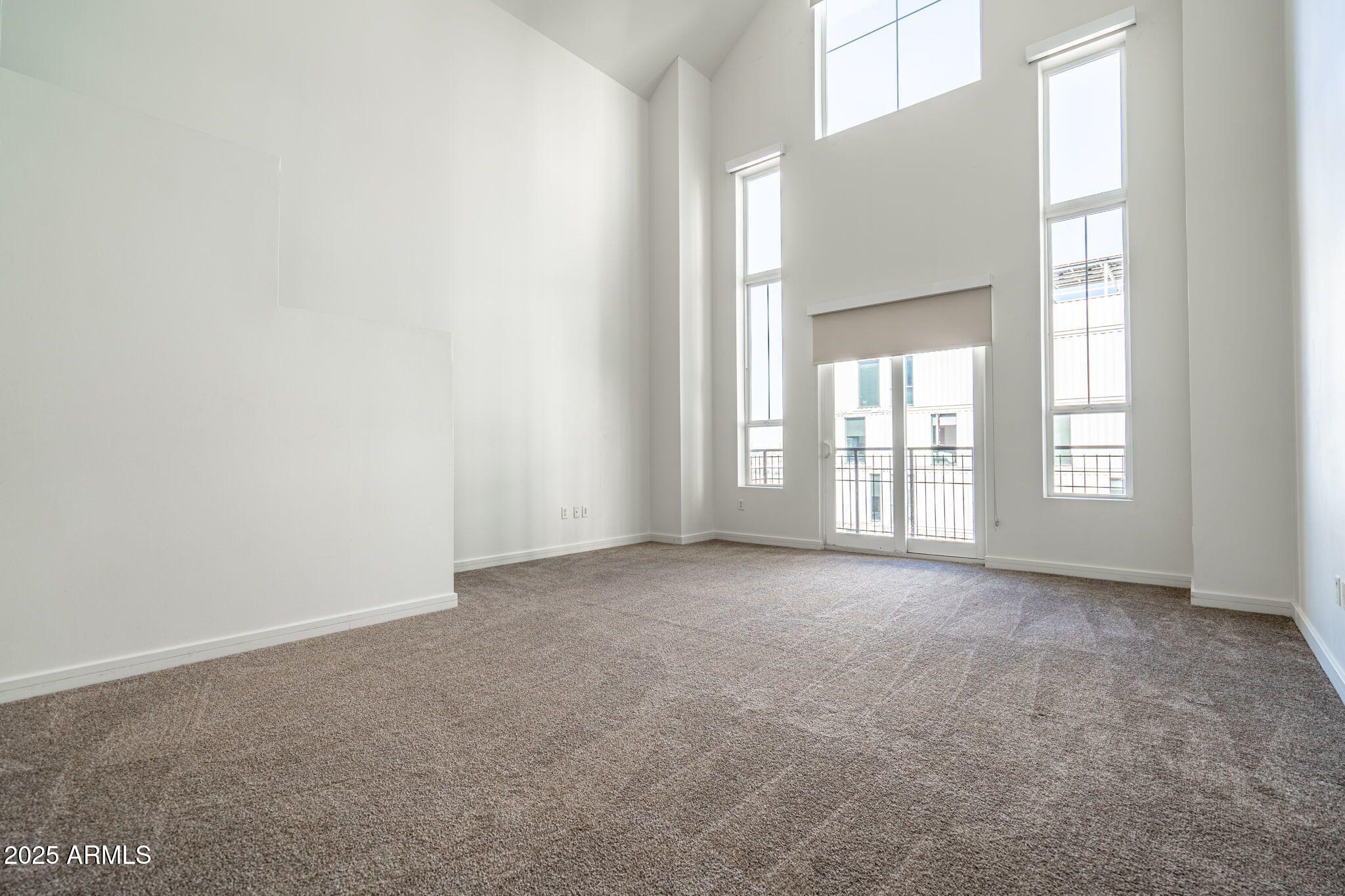 215 East McKinley Street, Unit 406 Phoenix, AZ 85004 - Photo 5 of 16 Living Room