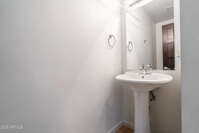 $2,350 | 215 East McKinley Street, Unit 406, Phoenix, AZ 85004