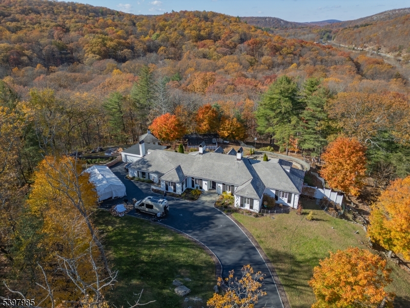 18 Pepperidge Tree Terrace Kinnelon, NJ 07405 - Photo 33 of 34