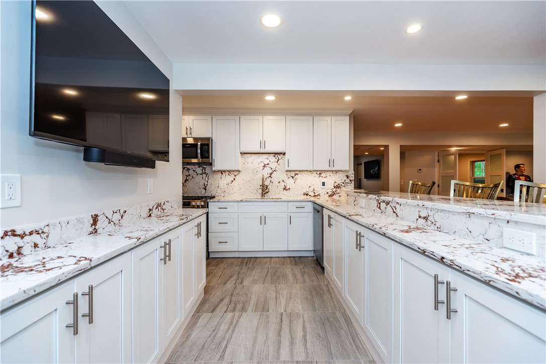 11 Hampton Road, Unit 22 Coventry, RI 02816 - Photo 32 of 50