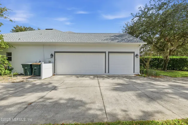 a view of a tennis court