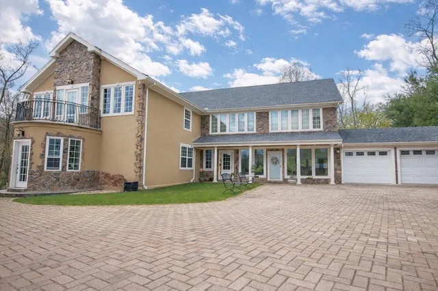 $1,199,000 | 62 Golden Hills Road, Saugus, MA 01906