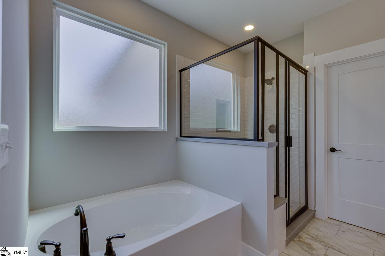 123 Hideaway Lane Easley, SC 29640 - Photo 24 of 47