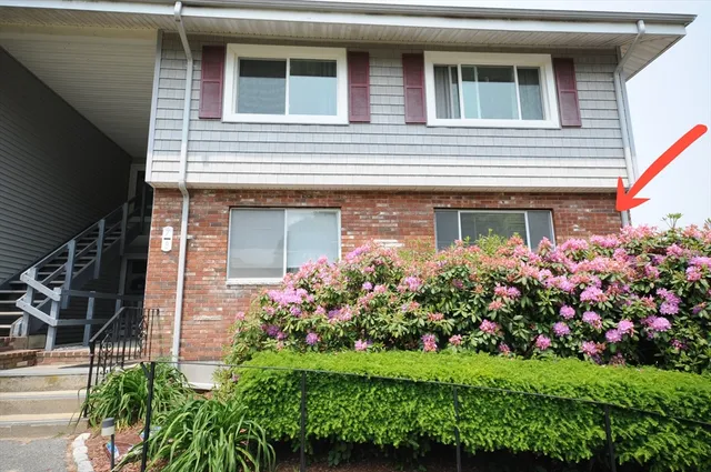 $318,000 | 5 Susan Road, Unit 8, Buzzards Bay, MA 02532