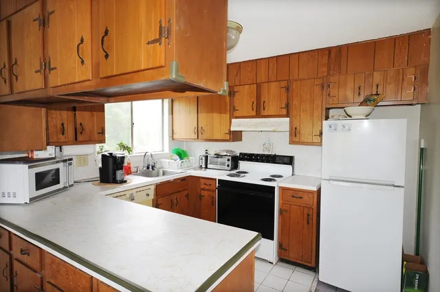 $318,000 | 5 Susan Road, Unit 8, Buzzards Bay, MA 02532