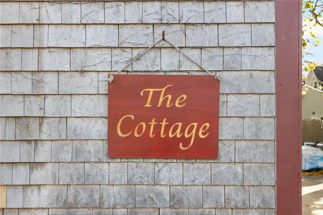 $2,500 | 267 Green End Avenue, Middletown, RI 02842