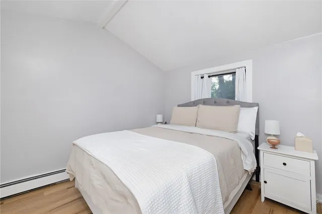 $2,500 | 267 Green End Avenue, Middletown, RI 02842