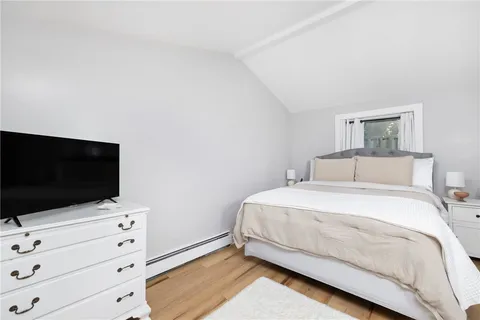 $2,500 | 267 Green End Avenue, Middletown, RI 02842