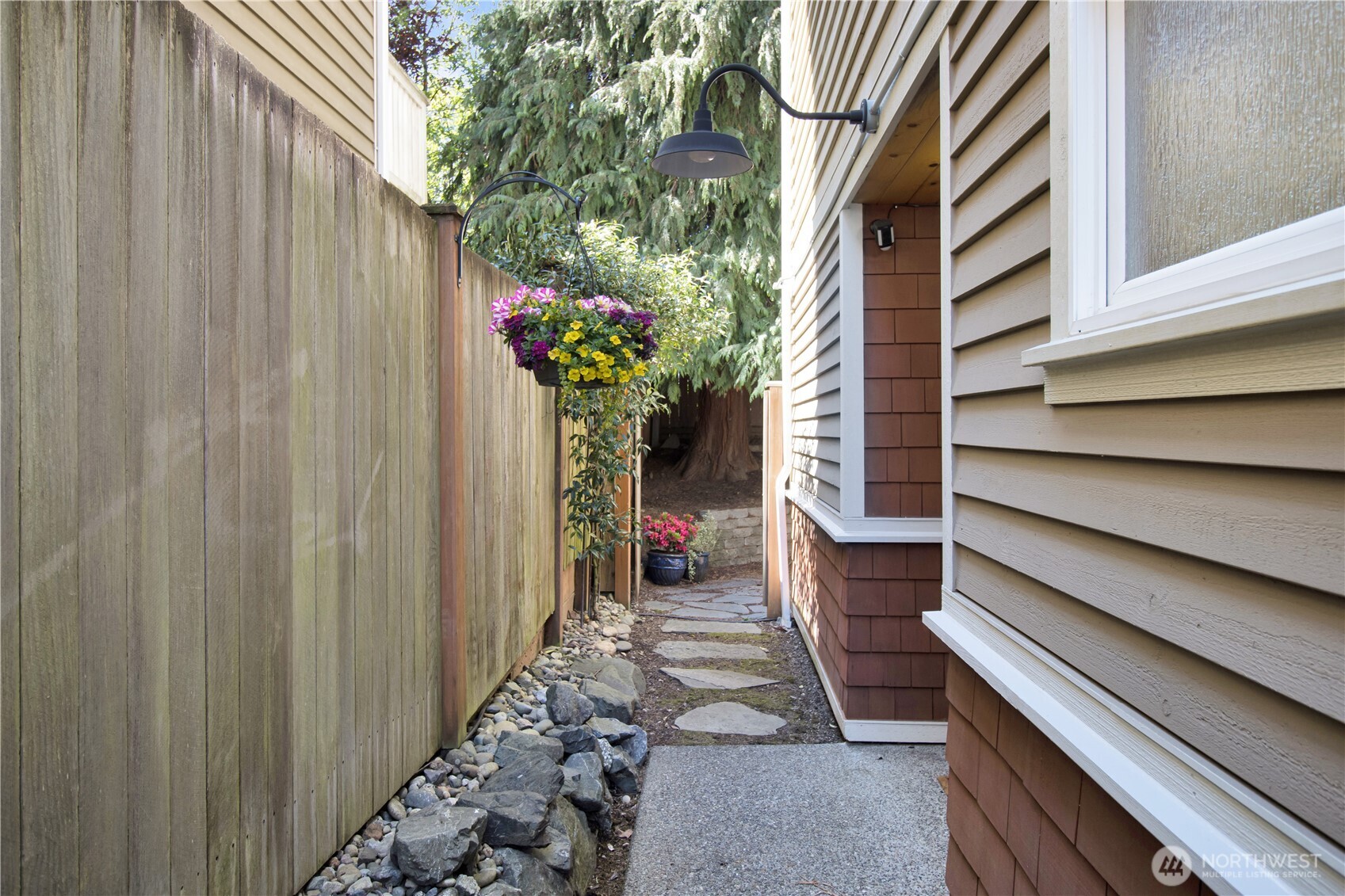 8515 Stone Avenue North, Unit A Seattle, WA 98103 - Photo 2 of 27