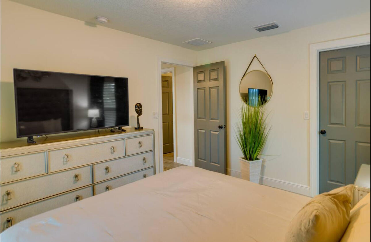 1701 Southwest Cascade Road Port St. Lucie, FL 34953 - Photo 14 of 22 20240612131939654866000000-o