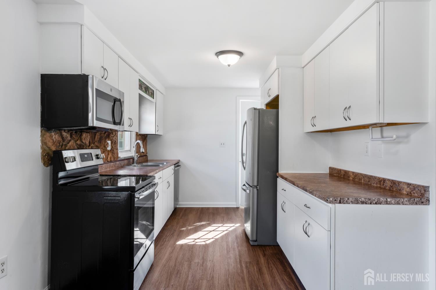 235 B Dayton Road Jamesburg, NJ 08831 - Photo 5 of 34