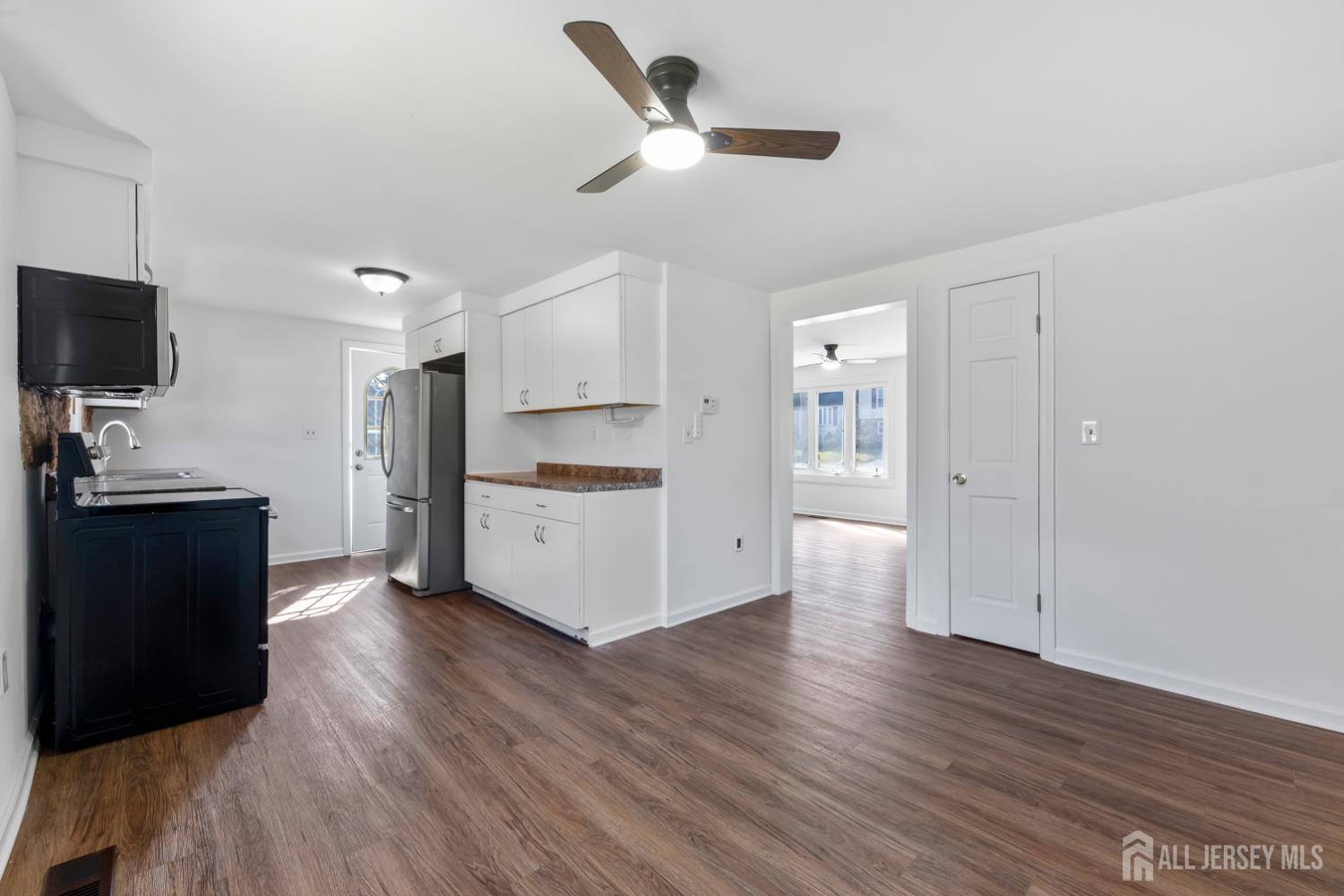 235 B Dayton Road Jamesburg, NJ 08831 - Photo 7 of 34