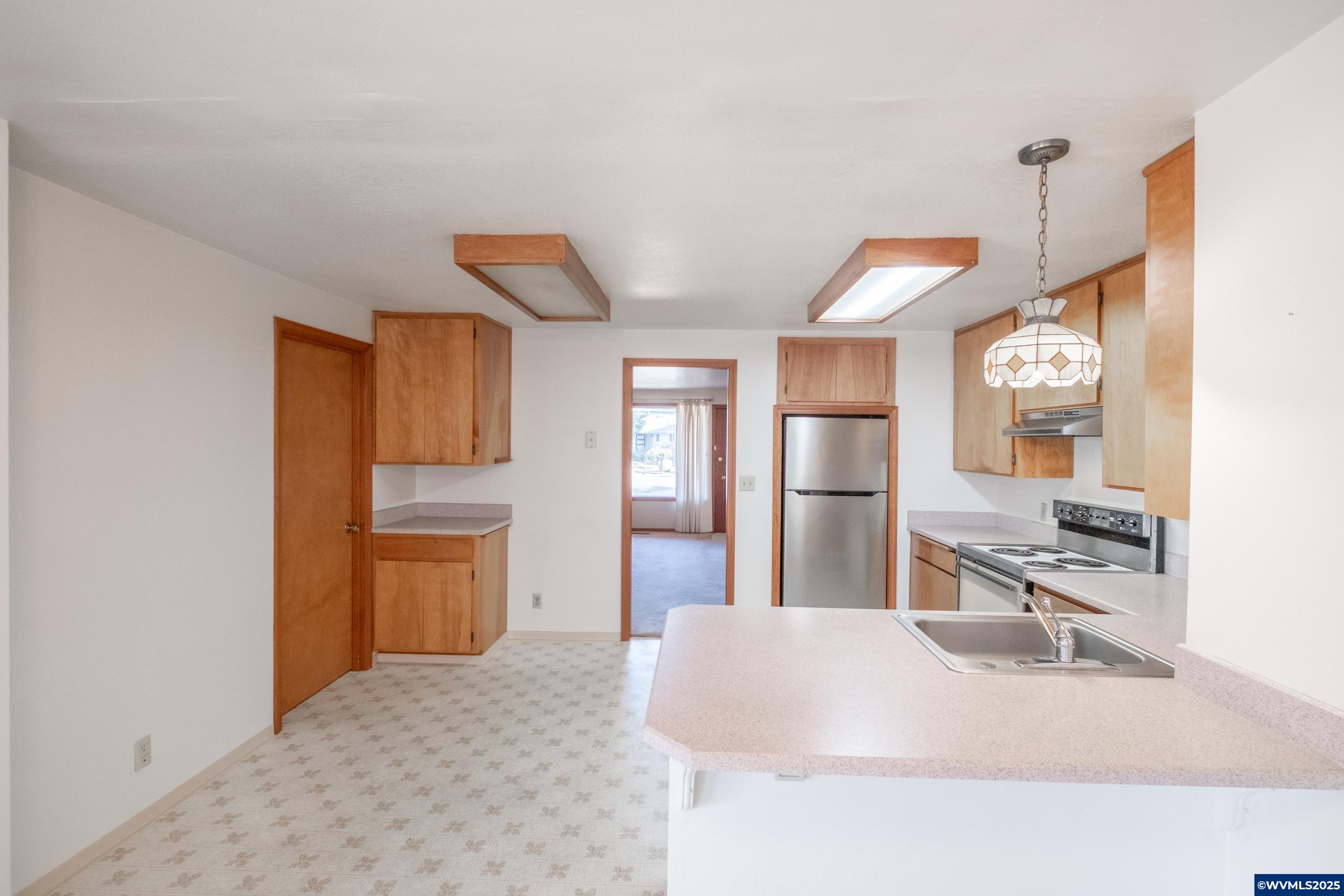 1825 Walker Road Northeast Salem, OR 97305 - Photo 19 of 50