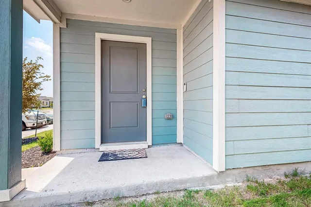 a view of entrance door of the house