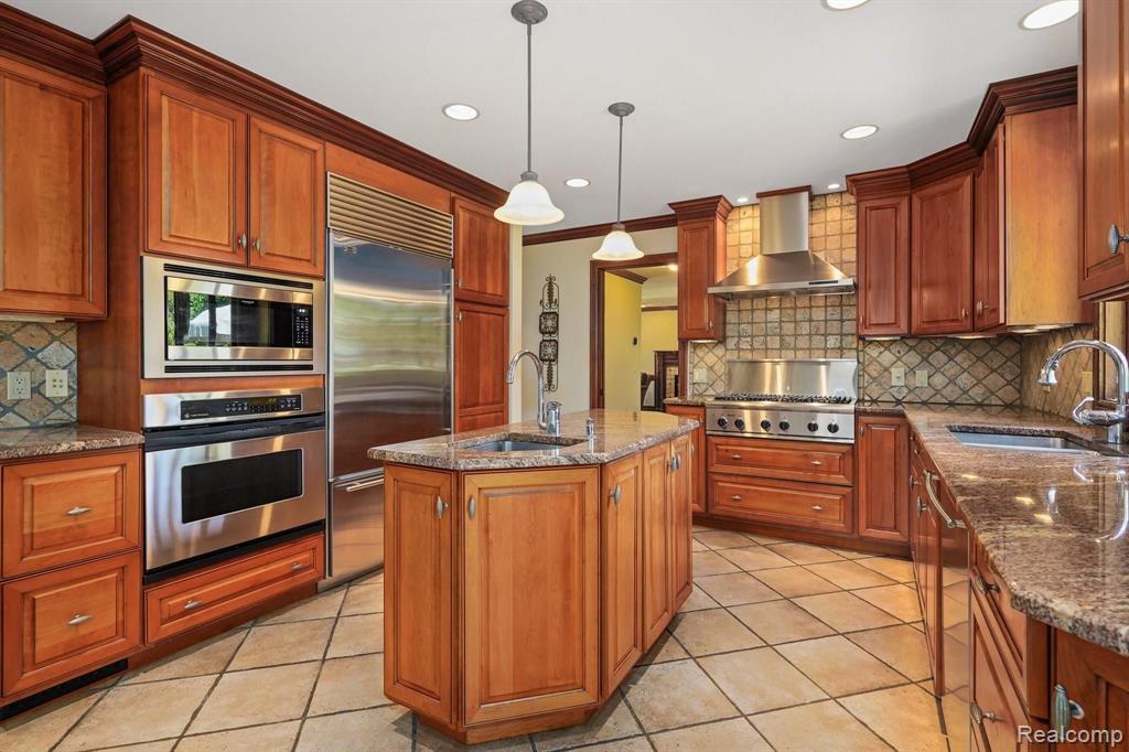1026 Springwood Lane Rochester Hills, MI 48309 - Photo 7 of 33