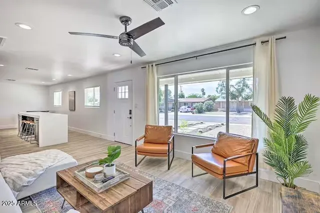 $4,000 | 310 East Papago Drive, Tempe, AZ 85288