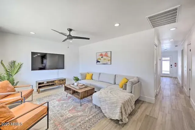 $4,000 | 310 East Papago Drive, Tempe, AZ 85288