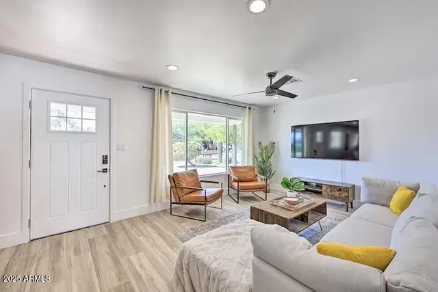 $4,000 | 310 East Papago Drive, Tempe, AZ 85288