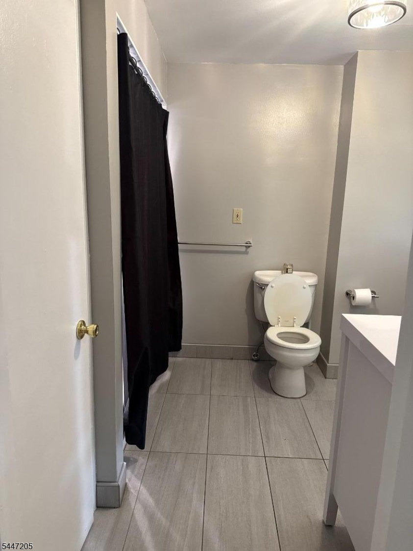 194 Krone Place Hackensack, NJ 07601 - Photo 3 of 6
