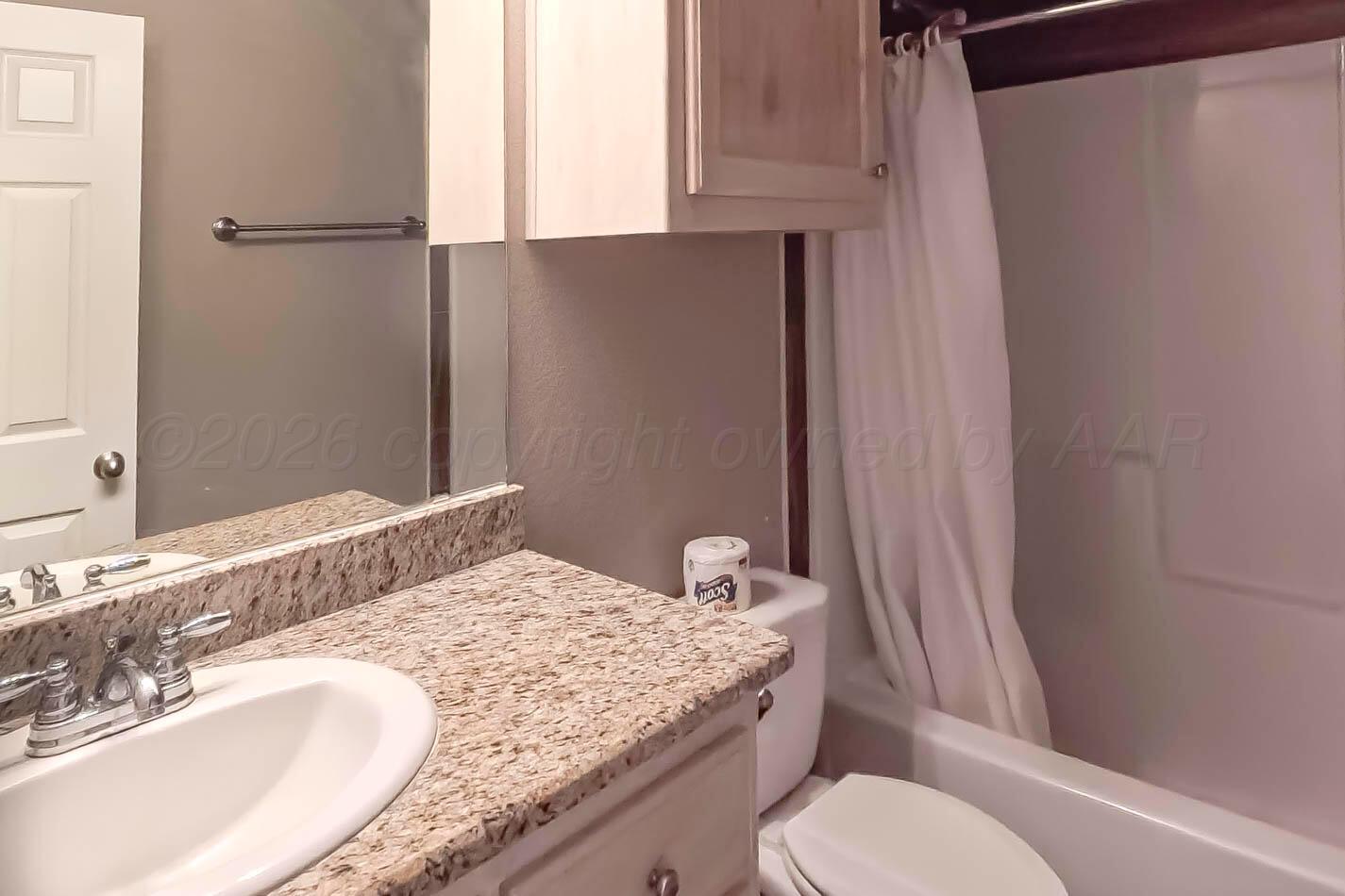 5012 Gloster Street Amarillo, TX 79118 - Photo 17 of 22 Main Bath