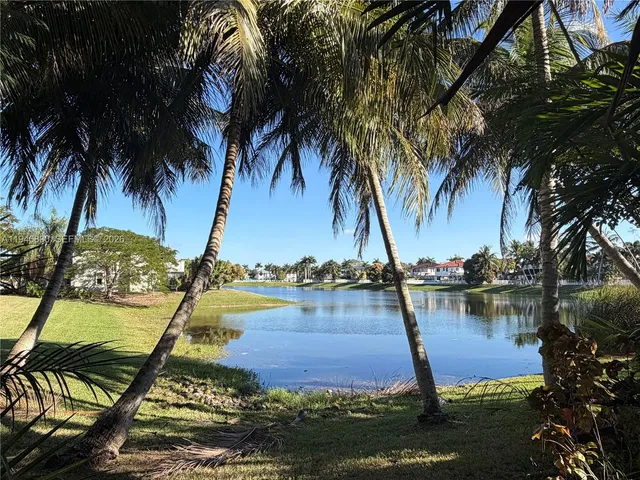 $949,000 | 6601 Southwest 166th Court, Miami, FL 33193