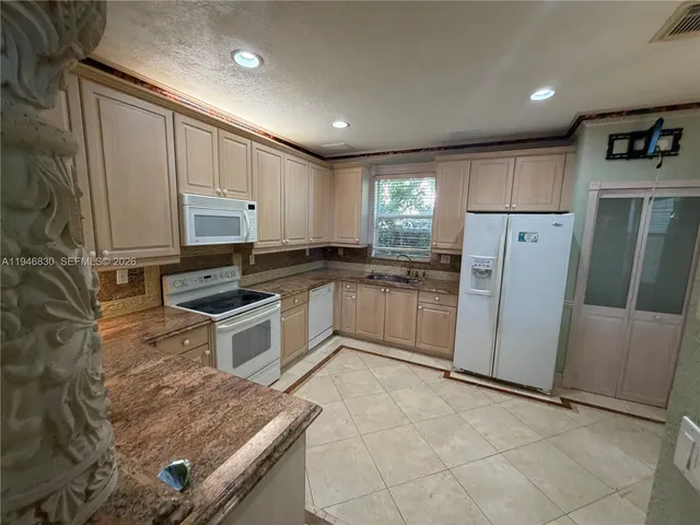 $949,000 | 6601 Southwest 166th Court, Miami, FL 33193