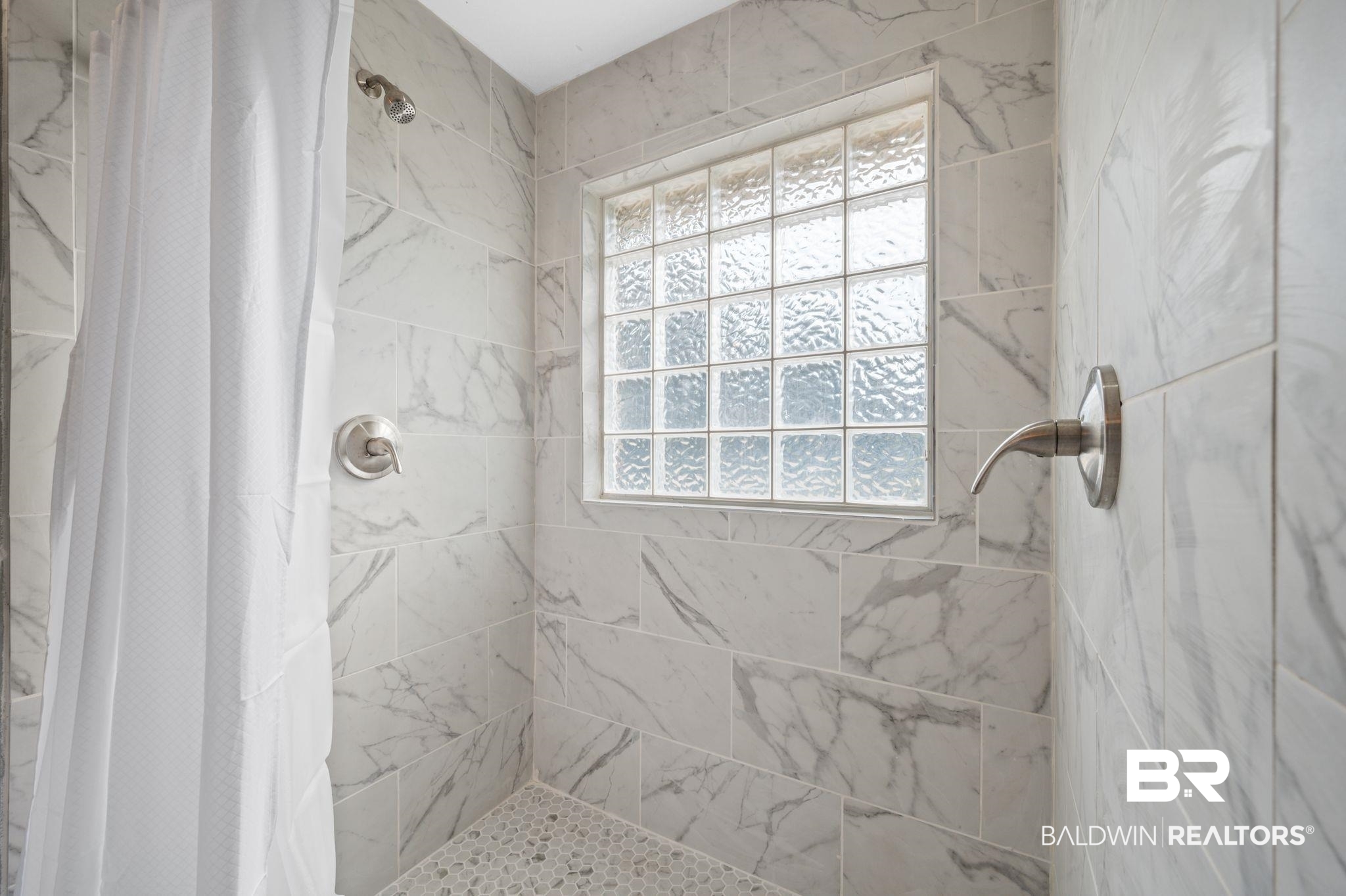 1107 North Oak Street Loxley, AL 36551 - Photo 16 of 40 Bathroom with walk in shower