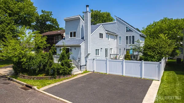 $614,999 | 76 Woodland Drive, Keyport, NJ 07735