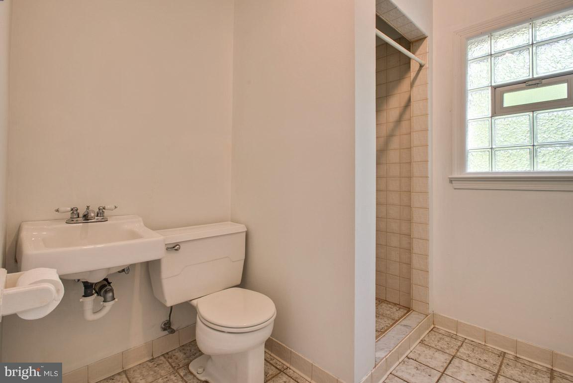 12314 Purcell Road Manassas, VA 20112 - Photo 21 of 35 Full bath #3 in basement
