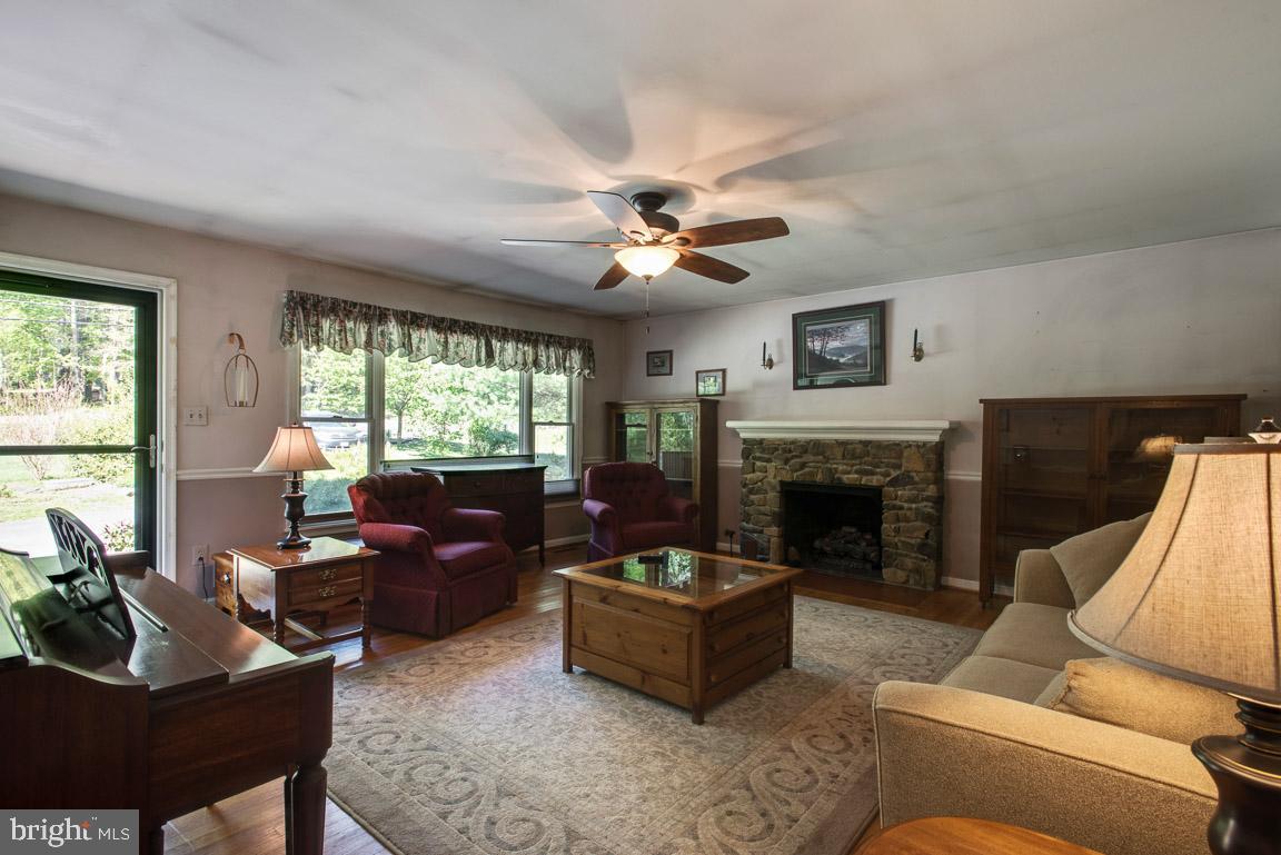 12314 Purcell Road Manassas, VA 20112 - Photo 4 of 35 Family room with natural light and gas FP