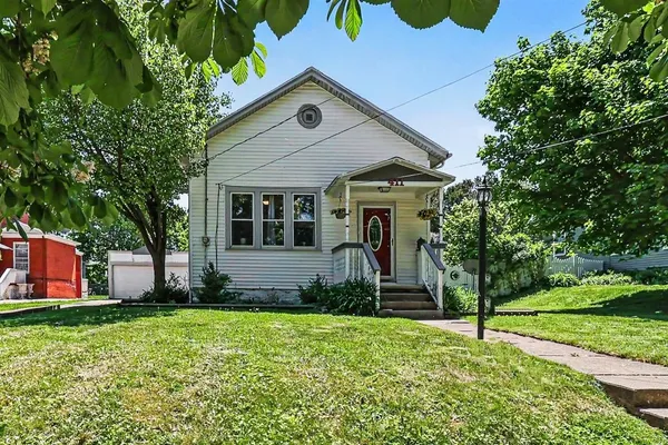 $245,900 | 411 5th Street, Manistee, MI 49660