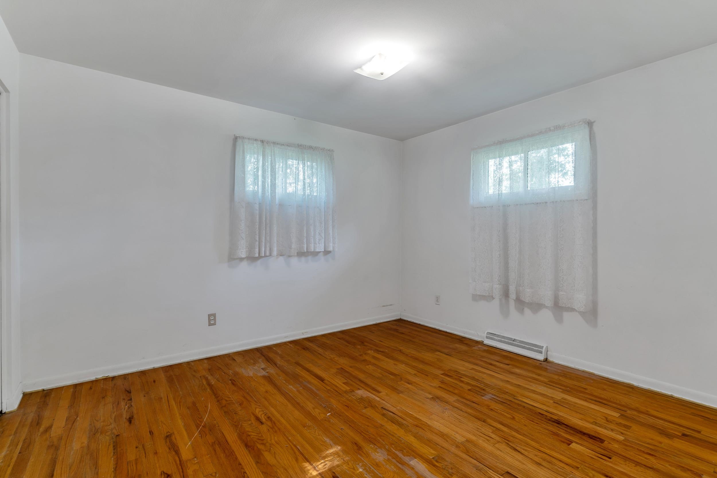 6187 Torrey Road Flint, MI 48507 - Photo 23 of 46 50145545-83965f04-b46d-4721-beb4-c78250e53a27.JPG