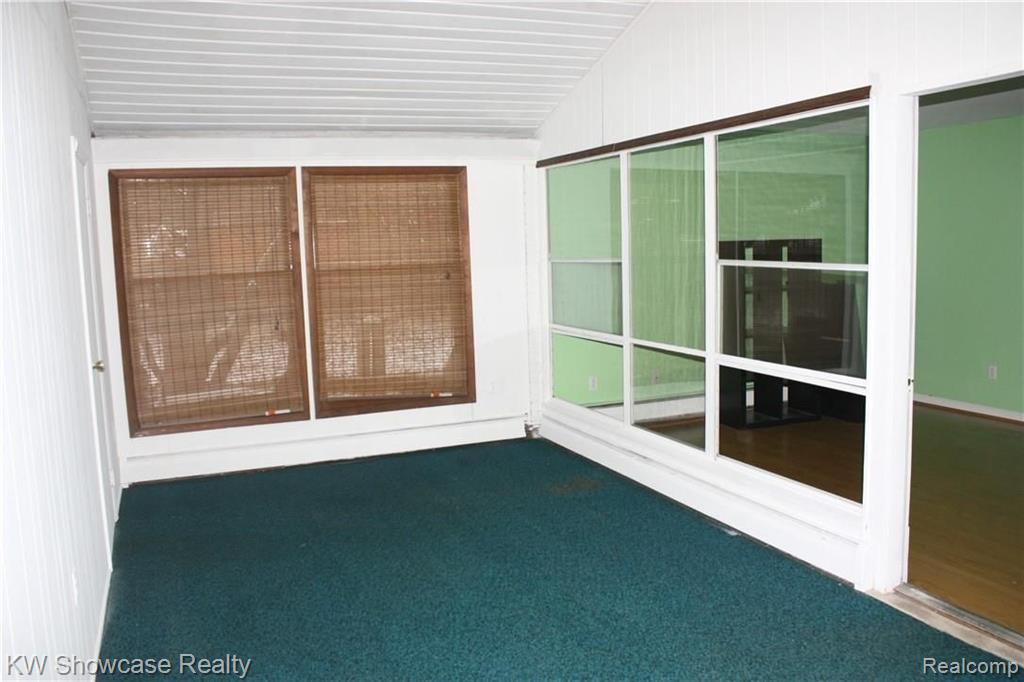 29520 Sugar Spring Road Farmington Hills, MI 48334 - Photo 21 of 33