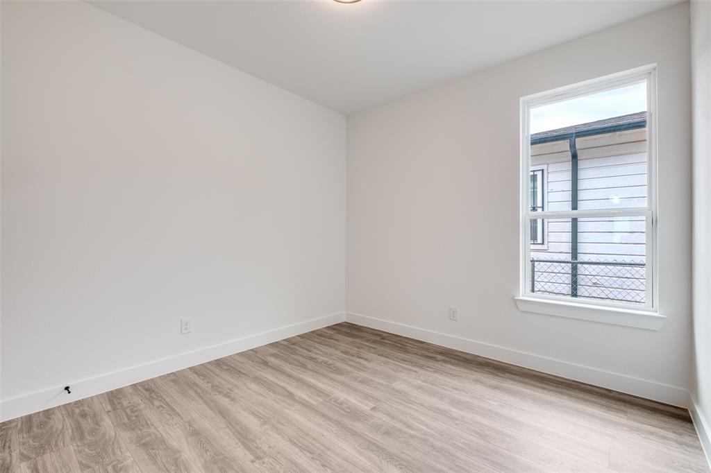 4812 Fellows Lane Dallas, TX 75216 - Photo 20 of 25 an empty room with a window
