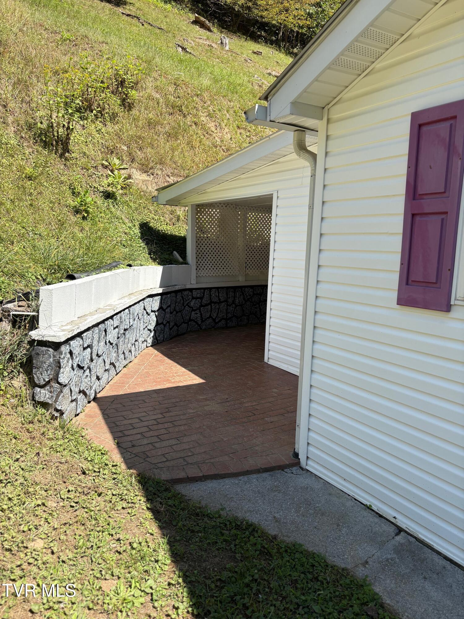 1991 Old Greenbrier Road Haysi, VA 24256 - Photo 7 of 31 1000017553