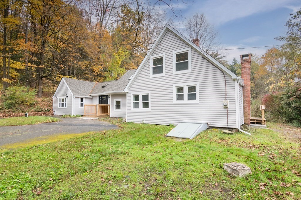 672 Lampblack Road Greenfield, MA 01301 - Photo 2 of 38 Gallery Image 2