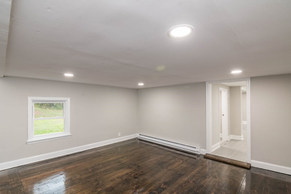 672 Lampblack Road Greenfield, MA 01301 - Photo 8 of 38 Gallery Image 8