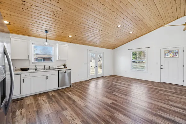 $244,700 | 516 Davis Street, Cowan, TN 37318