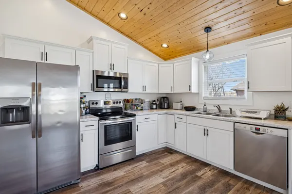 $244,700 | 516 Davis Street, Cowan, TN 37318