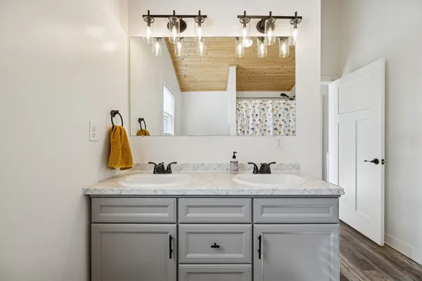 $244,700 | 516 Davis Street, Cowan, TN 37318