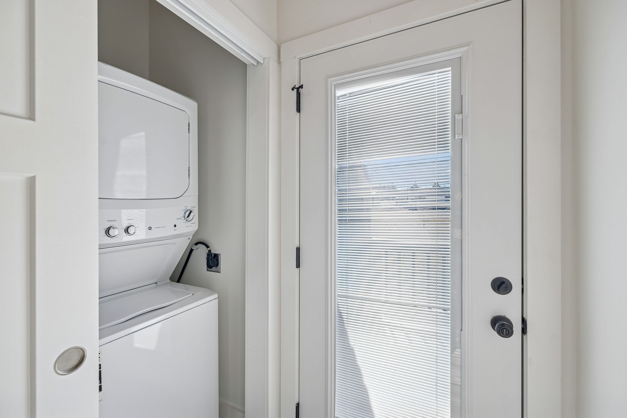516 Davis Street Cowan, TN 37318 - Photo 19 of 40 a bathroom with a toilet and shower