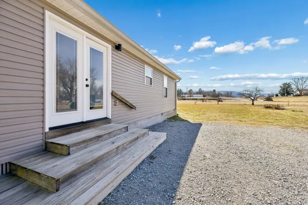 $244,700 | 516 Davis Street, Cowan, TN 37318