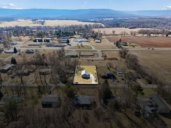 $244,700 | 516 Davis Street, Cowan, TN 37318