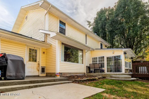 $550,000 | 12005 Ridgeland Drive, Knoxville, TN 37932