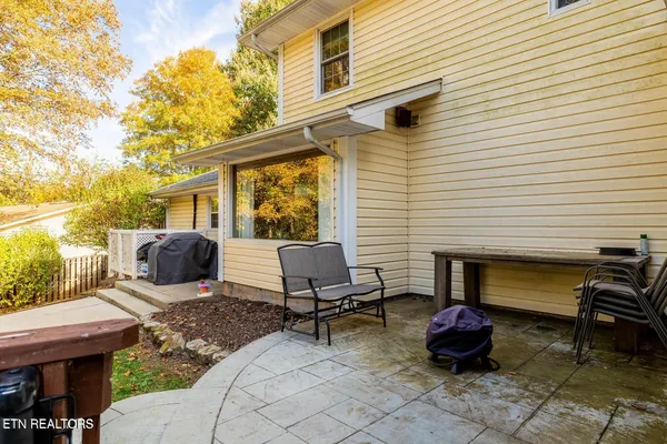 $550,000 | 12005 Ridgeland Drive, Knoxville, TN 37932