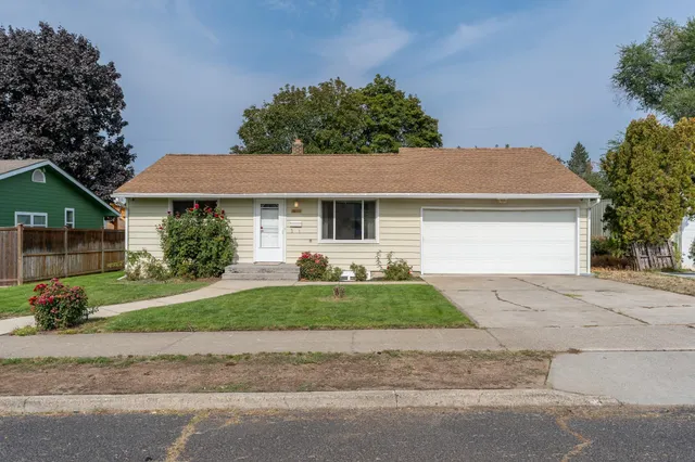 $300,000 | 3016 West Eloika Avenue, Spokane, WA 99205