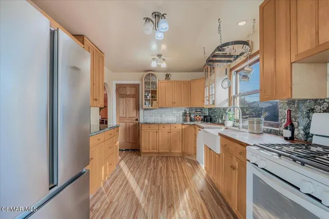 $1,225,000 | 176 North Mills Road, Ventura, CA 93003